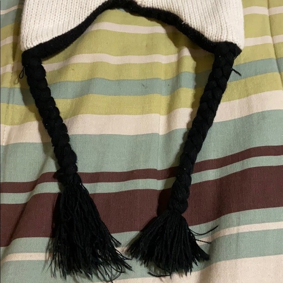 Juniors Hat. GUC - Picture 5 of 5